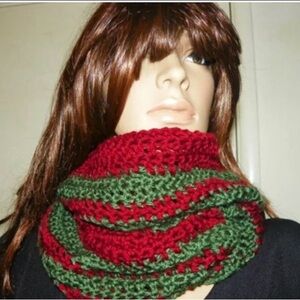 Christmas Cowl and Dog. Cowl set Dark Red and Olive Green Stripes  Hand Crochet